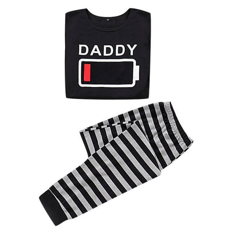 Familien-Schlafanzug Schwacher und voller Akku