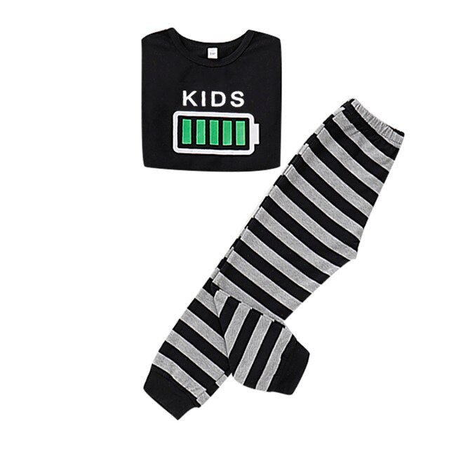 Familien-Schlafanzug Schwacher und voller Akku