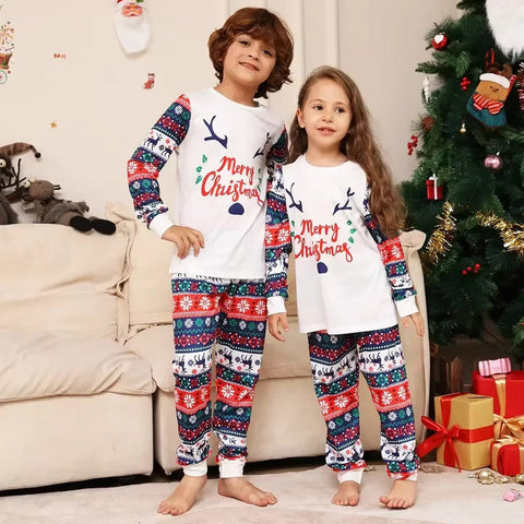 Weihnachts- Schlafanzug- Familie Für Partys